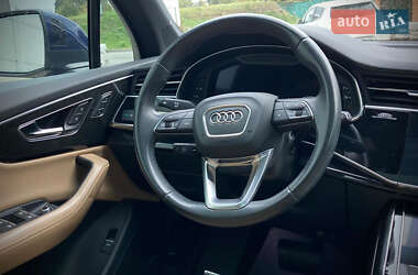 Позашляховик / Кросовер Audi Q7 2020 в 