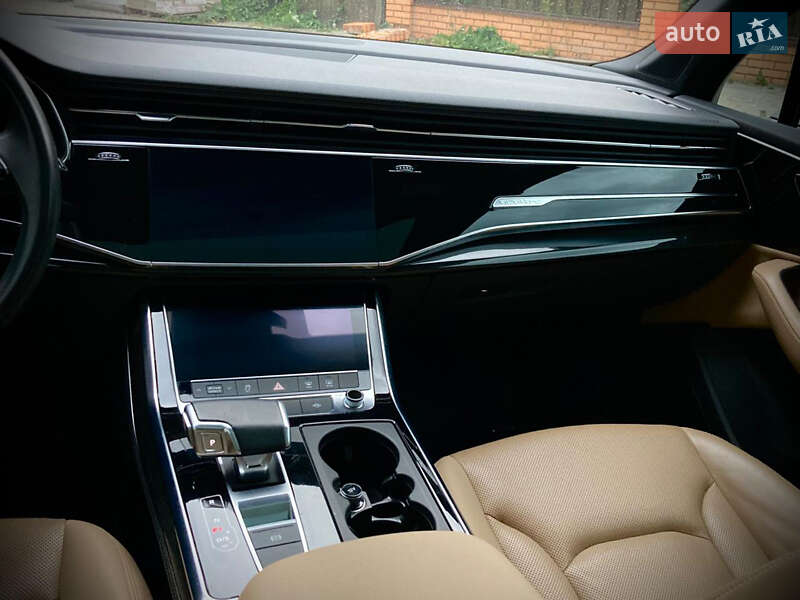 Внедорожник / Кроссовер Audi Q7 2020 в Киеве