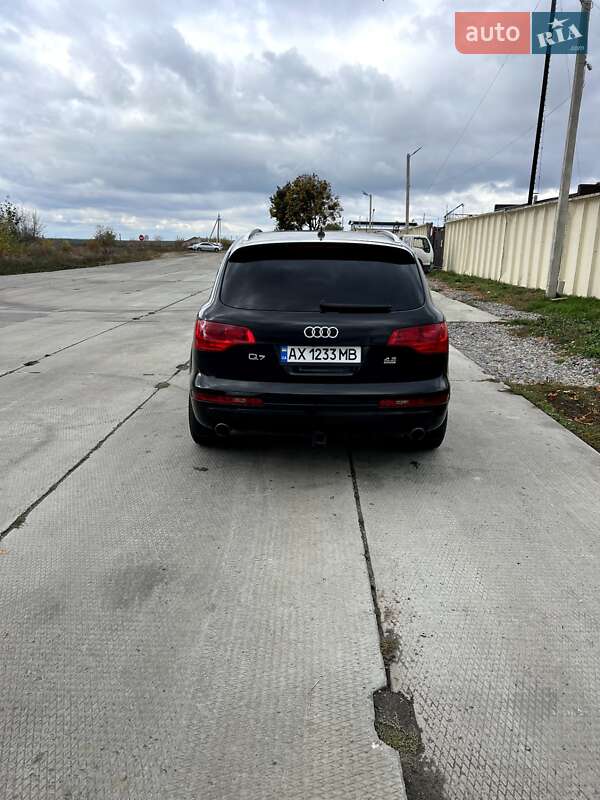 Внедорожник / Кроссовер Audi Q7 2006 в Змиеве
