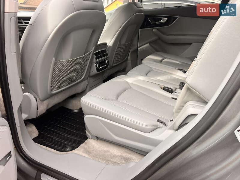 Позашляховик / Кросовер Audi Q7 2017 в Харкові