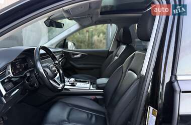 Позашляховик / Кросовер Audi Q7 2020 в  фото 35 Позашляховик / Кросовер Audi Q7 2020 в