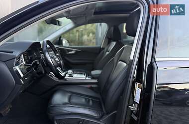 Позашляховик / Кросовер Audi Q7 2020 в  фото 36 Позашляховик / Кросовер Audi Q7 2020 в
