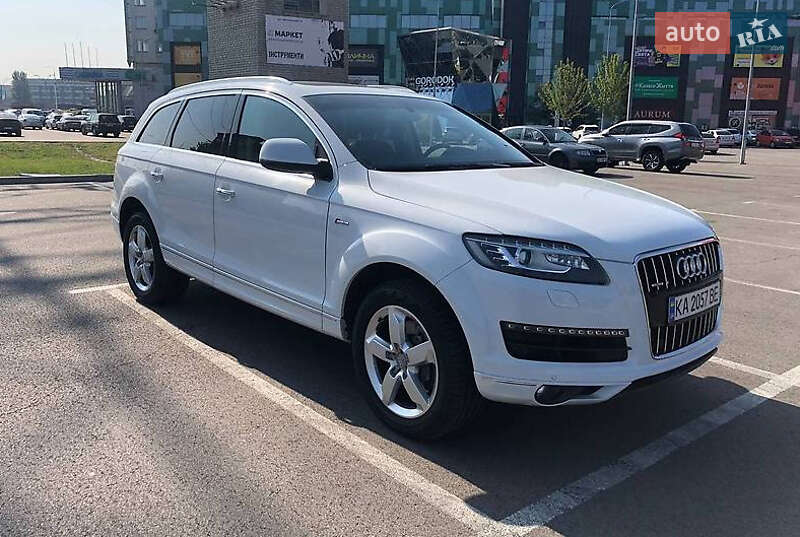 Внедорожник / Кроссовер Audi Q7 2015 в Киеве