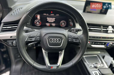 Внедорожник / Кроссовер Audi Q7 2018 в 
