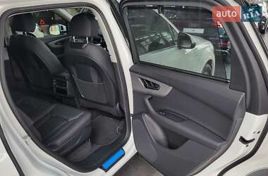 Позашляховик / Кросовер Audi Q7 2025 в 