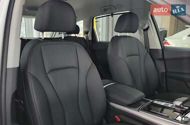 Позашляховик / Кросовер Audi Q7 2025 в 