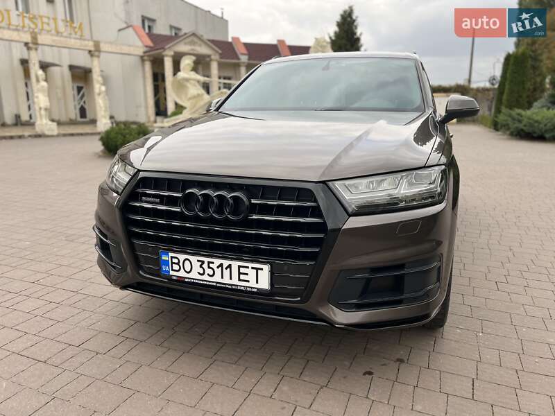 Внедорожник / Кроссовер Audi Q7 2015 в Хмельницком