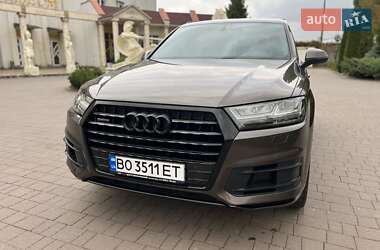 Позашляховик / Кросовер Audi Q7 2015 в 