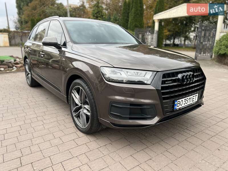 Внедорожник / Кроссовер Audi Q7 2015 в Хмельницком