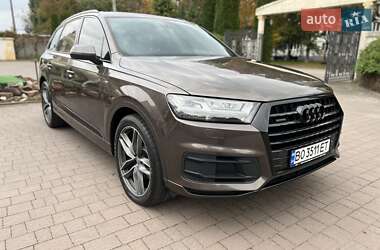 Позашляховик / Кросовер Audi Q7 2015 в 