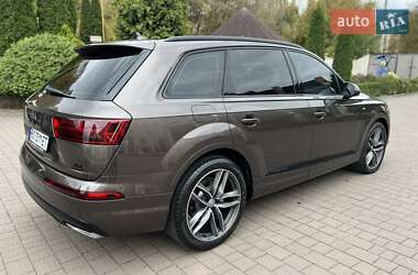 Позашляховик / Кросовер Audi Q7 2015 в 