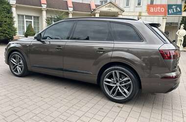 Позашляховик / Кросовер Audi Q7 2015 в 