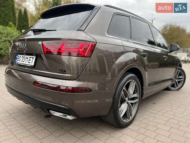 Внедорожник / Кроссовер Audi Q7 2015 в Хмельницком