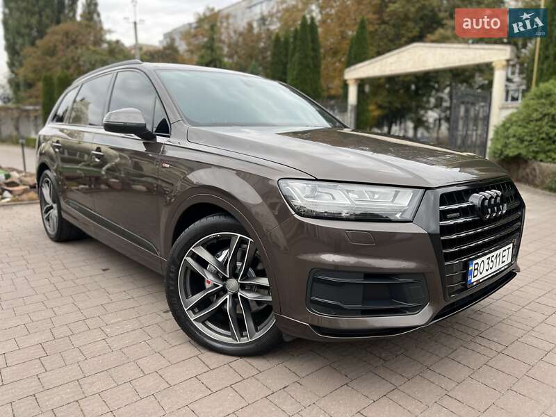 Внедорожник / Кроссовер Audi Q7 2015 в Хмельницком