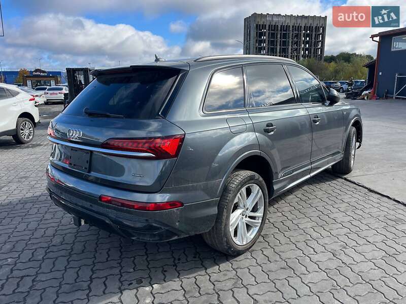 Позашляховик / Кросовер Audi Q7 2021 в Львові