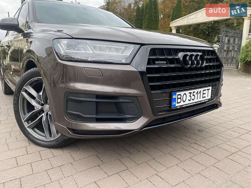 Внедорожник / Кроссовер Audi Q7 2015 в Хмельницком