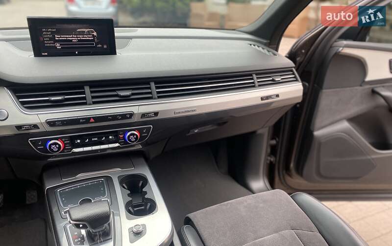 Внедорожник / Кроссовер Audi Q7 2015 в Хмельницком