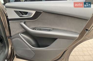 Позашляховик / Кросовер Audi Q7 2015 в 
