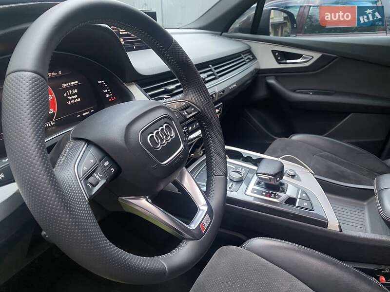 Внедорожник / Кроссовер Audi Q7 2015 в Хмельницком