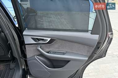 Внедорожник / Кроссовер Audi Q7 2016 в 