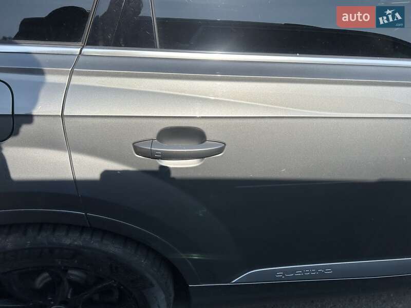Позашляховик / Кросовер Audi Q7 2016 в Києві