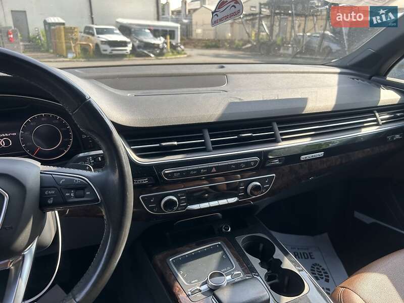 Позашляховик / Кросовер Audi Q7 2016 в Києві