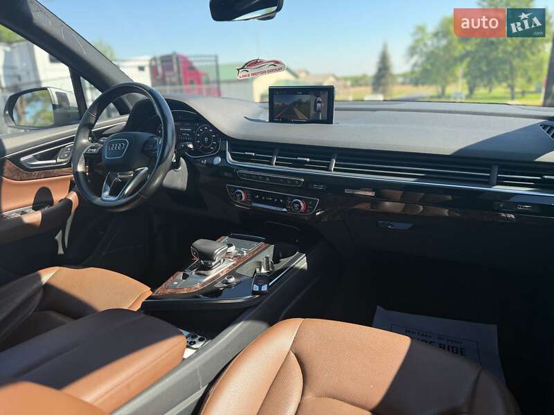 Позашляховик / Кросовер Audi Q7 2016 в Києві