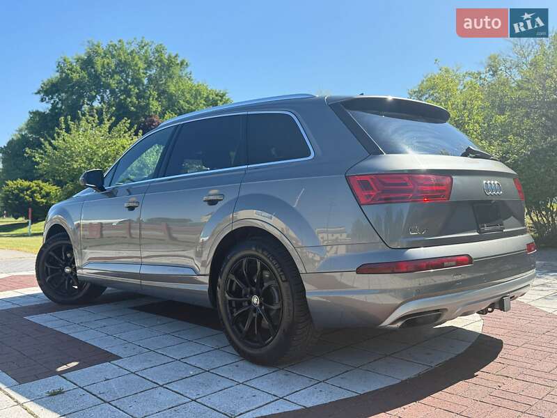 Позашляховик / Кросовер Audi Q7 2016 в Києві