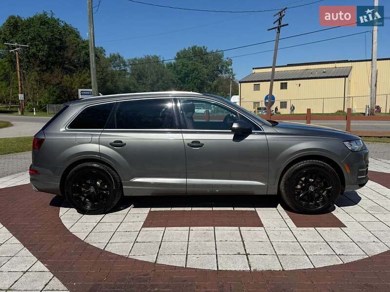 Позашляховик / Кросовер Audi Q7 2016 в Києві
