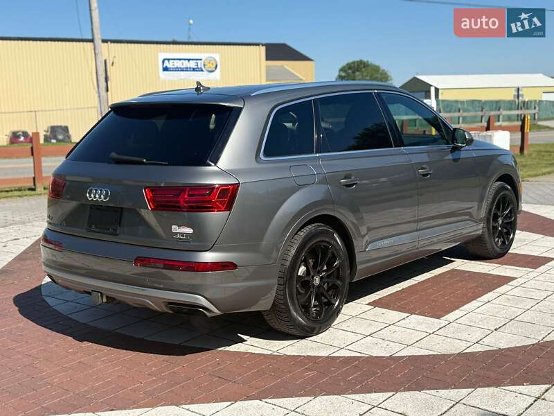Позашляховик / Кросовер Audi Q7 2016 в Києві