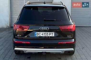 Позашляховик / Кросовер Audi Q7 2017 в 
