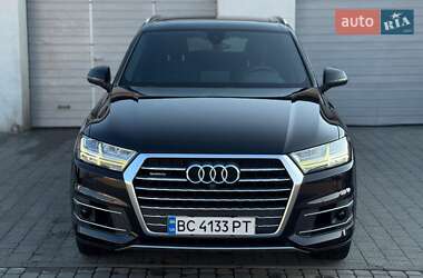Позашляховик / Кросовер Audi Q7 2017 в 