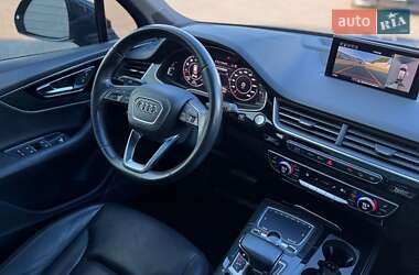 Позашляховик / Кросовер Audi Q7 2017 в 
