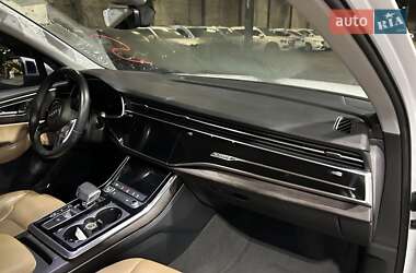 Позашляховик / Кросовер Audi Q7 2020 в 