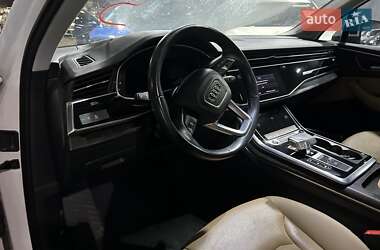 Позашляховик / Кросовер Audi Q7 2020 в 