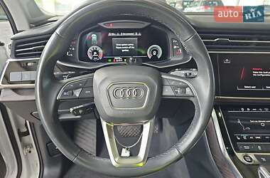 Позашляховик / Кросовер Audi Q7 2020 в 