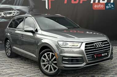 Позашляховик / Кросовер Audi Q7 2017 в  фото 7 Позашляховик / Кросовер Audi Q7 2017 в