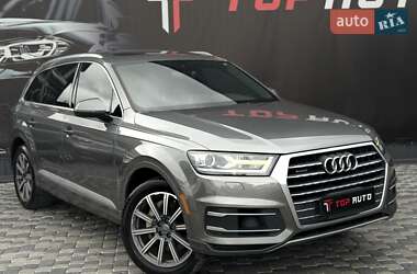 Позашляховик / Кросовер Audi Q7 2017 в  фото 9 Позашляховик / Кросовер Audi Q7 2017 в