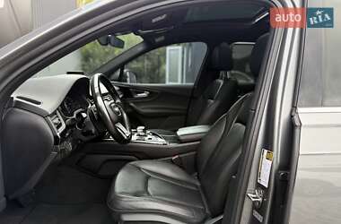 Позашляховик / Кросовер Audi Q7 2017 в  фото 29 Позашляховик / Кросовер Audi Q7 2017 в