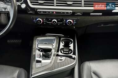 Позашляховик / Кросовер Audi Q7 2017 в  фото 51 Позашляховик / Кросовер Audi Q7 2017 в