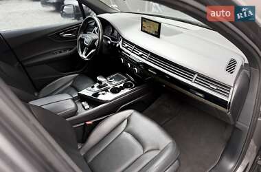 Позашляховик / Кросовер Audi Q7 2017 в  фото 65 Позашляховик / Кросовер Audi Q7 2017 в