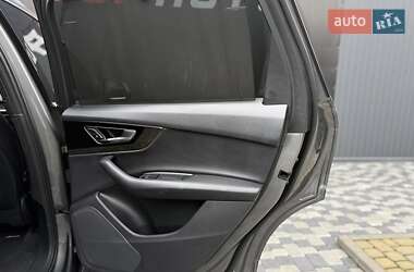 Позашляховик / Кросовер Audi Q7 2017 в  фото 72 Позашляховик / Кросовер Audi Q7 2017 в
