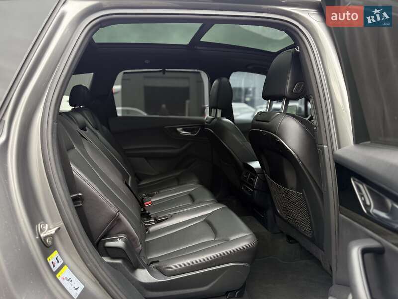 Внедорожник / Кроссовер Audi Q7 2017 в Львове