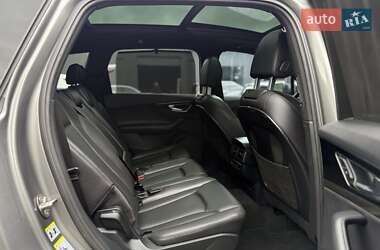 Позашляховик / Кросовер Audi Q7 2017 в  фото 86 Позашляховик / Кросовер Audi Q7 2017 в