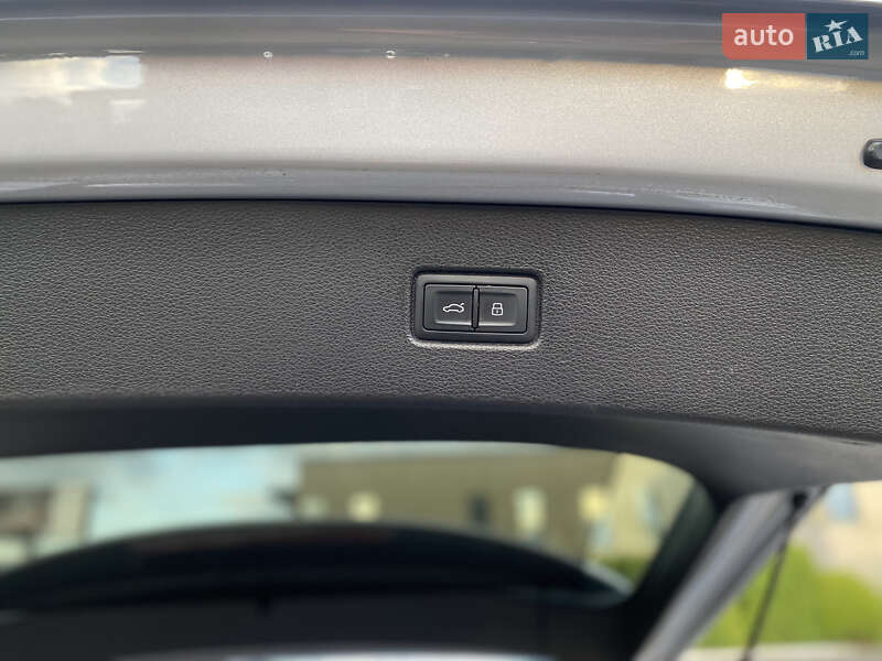Позашляховик / Кросовер Audi Q7 2015 в Луцьку