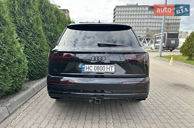 Позашляховик / Кросовер Audi Q7 2018 в 