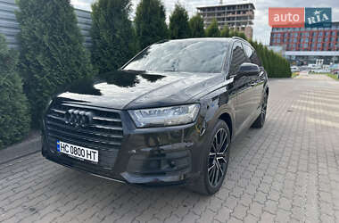 Позашляховик / Кросовер Audi Q7 2018 в 
