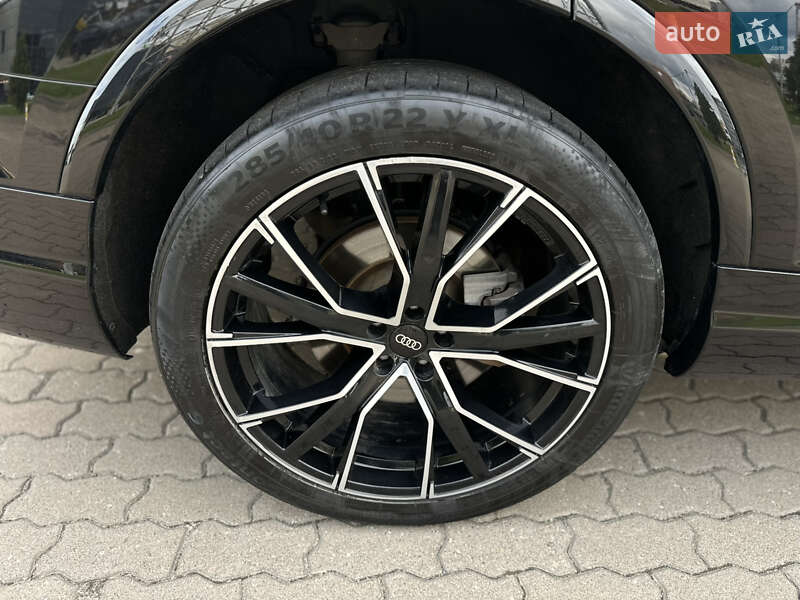 Позашляховик / Кросовер Audi Q7 2018 в Львові