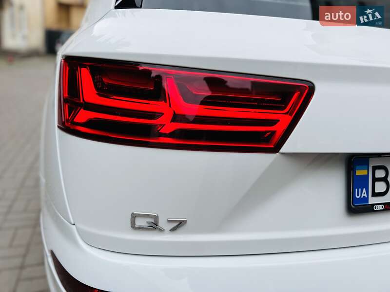 Позашляховик / Кросовер Audi Q7 2015 в Хмельницькому