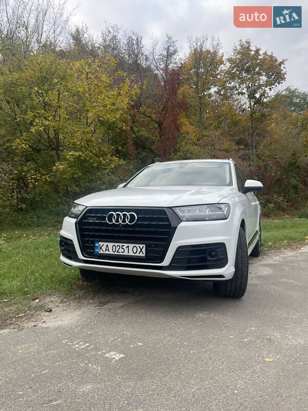 Позашляховик / Кросовер Audi Q7 2018 в Києві